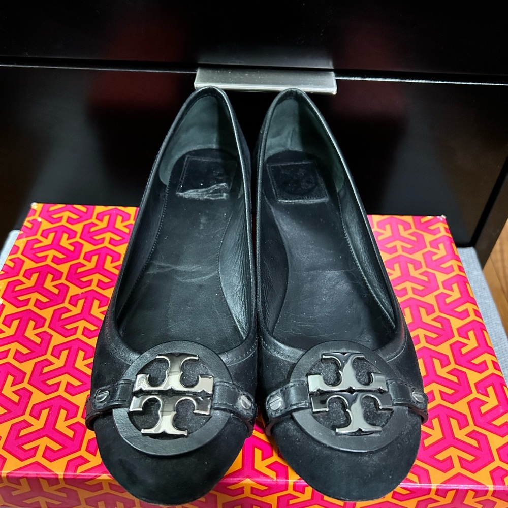 Tory Burch Aaden Suede Ballet Flats in Black